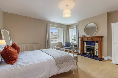 The Old Cottage - Central Location Near the Beach Hotel a 