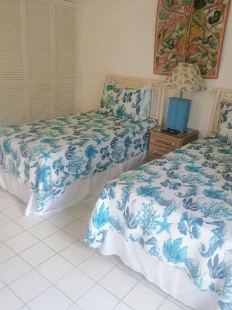 Serenity at Gentle Winds Отели рядом с достопримечательностью «Salt River Bay»