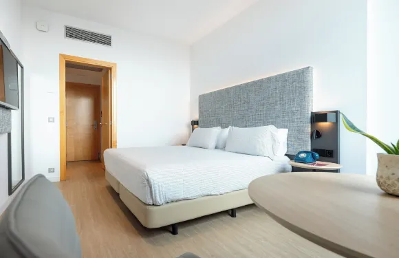 巴塞隆拿機場怡思得酒店