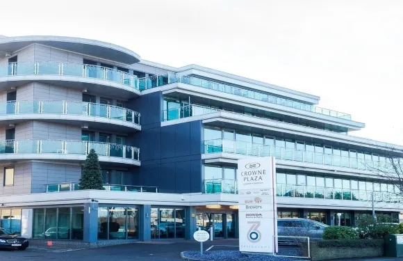 倫敦金士頓皇冠假日酒店