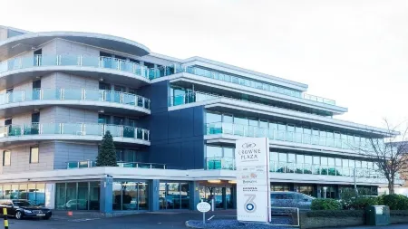 Crowne Plaza London - Kingston Отели рядом с достопримечательностью «Кингстон Юниверсити - Ситинг Уэлс Холс оф Резиденс»