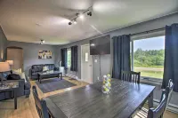 Cozy Getaway 5 Miles to Duluth and Lake Superior! Hotel di Hermantown