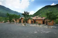 Yangsan Elysia Pension Отели рядом с достопримечательностью «Тхондоса»