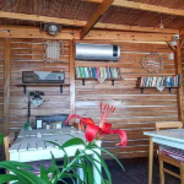 納爾咖啡廳旅館