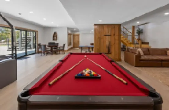 Lazaj Luxury Lodge With Saltwater Heated Pool 格林酒店