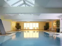 Court Hotel - Pools