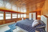 Family Cottage on Chaumont Bay, Walk to Downtown - 3-Star