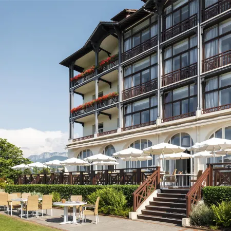 Hôtel Ermitage - Evian Resort Отели рядом с достопримечательностью «Железнодорожный вокзал Эвиан»