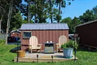 Charming 1-bedroom cottage lake views/access, Malletts Bay Colchester, AC, WiFi