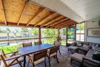 Waterfront Oasis with Boat Lift & Hot Tub in Bokeelia