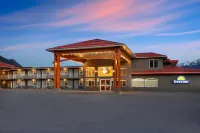 Days Inn by Wyndham Golden Các khách sạn gần Emerald Lake