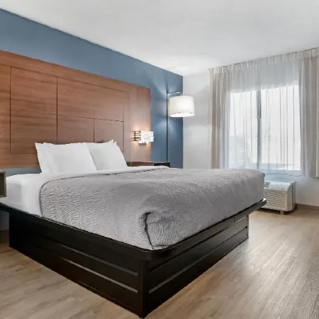Quality Inn & Suites Near Lake Eufaula