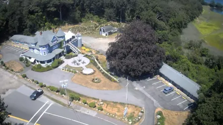 Castle Manor Inn Отели рядом с достопримечательностью «Eastern Point Lighthouse»