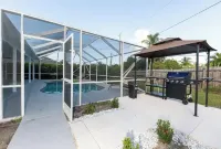 Cheerful 3-bedroom villa with heater pool.