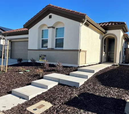 Beautiful New Home in Elk Grove - Cool Getaway