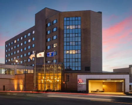 Oshkosh Marriott Waterfront Hotel & Convention Center Hotels in Oshkosh