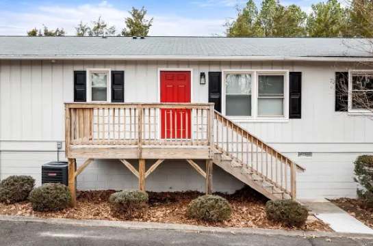 Chic Apartment Near Duke~Easy Access to Downtown & Dining Spots