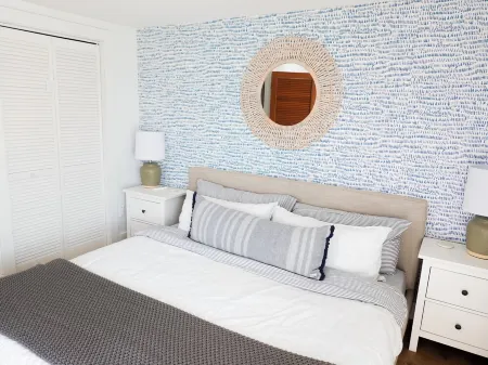 Entire Ocean Boulevard property, steps to beach!