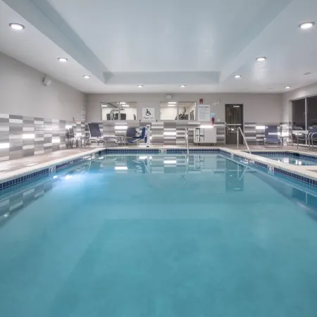 Holiday Inn Express & Suites DENVER NE - BRIGHTON by IHG