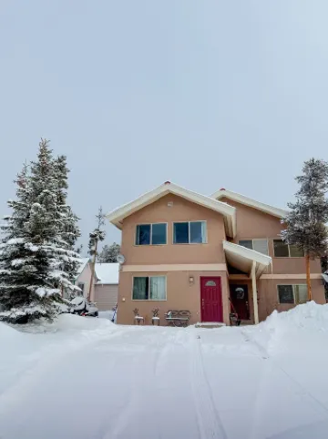 3/3 Townhome in Fraser just steps from the Black line!