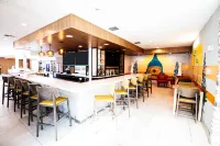 Hilton Garden Inn Denton - bar