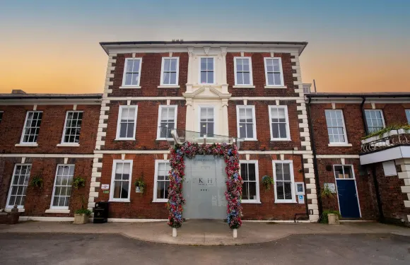 伍爾弗漢普頓公園廳酒店及水療中心