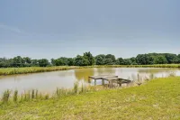 Pet-Friendly Vienna Cabin w/ Screened-in Porch! - 3-Star