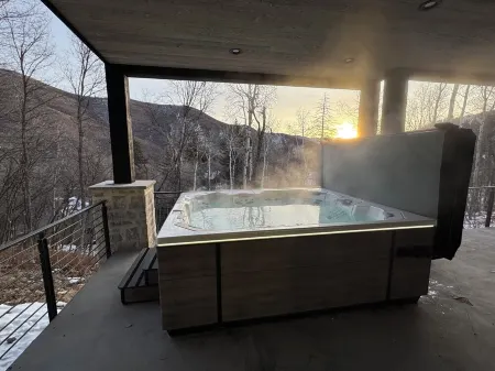 Sundance Cabin - 5 Bedroom Luxury Mountain Home right in the heart of Sundance Отели в г. Sundance