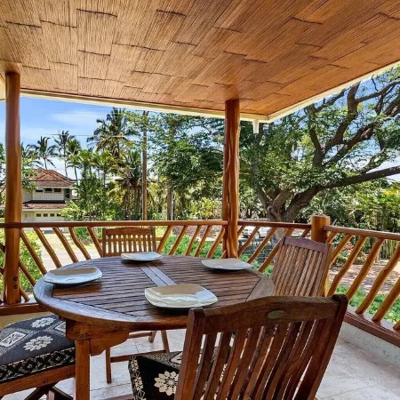 3 Story House - Sleeps 16+ Whole House - Steps to the Beach-Shore!