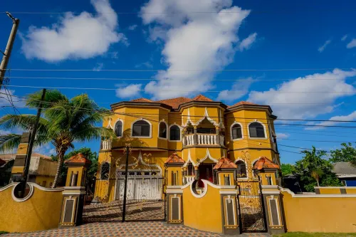 Ocho Rios/Tower Isle King Suite/Balcony/Jacuzzi/Pool/Private Chef/Airport Svc.