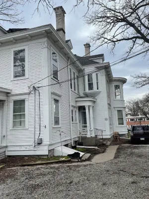 Charming Apartment in Historic Mansion in Davenport.
