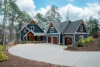 Spacious Luxury Lakefront Home w/ Hottub, Outdoor Sauna, & Gym Near Clemson