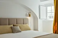 Amber and Rust Estremoz City House. In the heart of the historic center of Estremoz