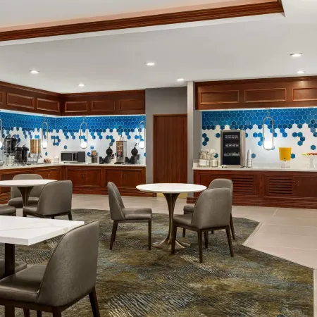 La Quinta Inn & Suites by Wyndham Madison American Center