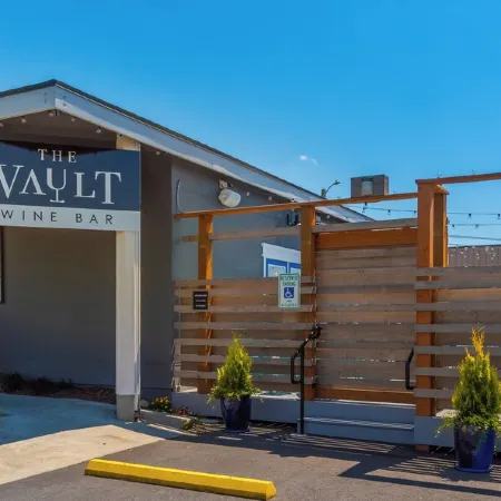 Spring Savings • Hot Tub • Relaxing 209