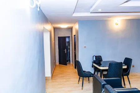 Charming 3-bedroom bungalow with AC, WiFi in fantastic Prince Courts