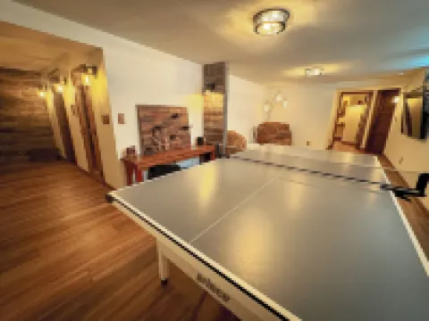 Bass &Sparrow - Spa Retreat on the Milwaukee River