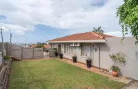 Paradise Valley Hotels in Bulwer