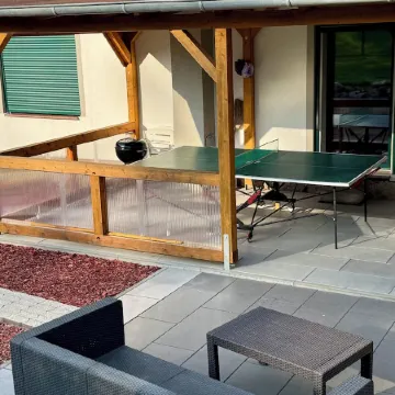 Family-friendly, spacious vacation apartment in a quiet rural location