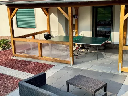 Family-friendly, spacious vacation apartment in a quiet rural location