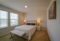 Comfortable Midterm 4BR in Manor Near Tesla & Samsung Furnished + Flexible Stays Hotel a Manor