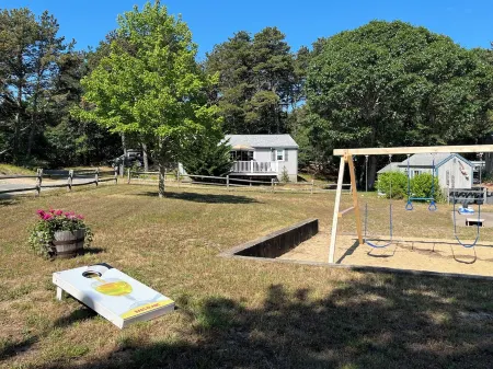 Charming 3-bedroom cottage in Truro with AC