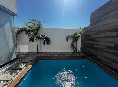 LUXURY HOME ALTOZANO RESIDENTIAL WITH SWIMMING POOL Hoteles en 