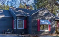 Relaxing 3/2 House Family Friendly & Pet Friendly with huge picnic pavilion