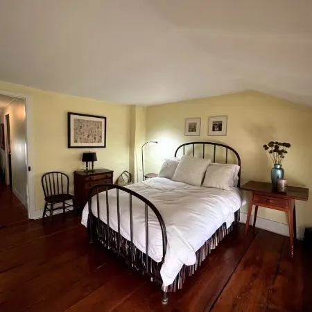 Charming Lambertville Home! Отели в г. Хантердон