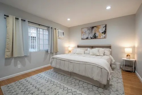 Cozy 1-bedroom fully furnished apartment in charming Studio City!