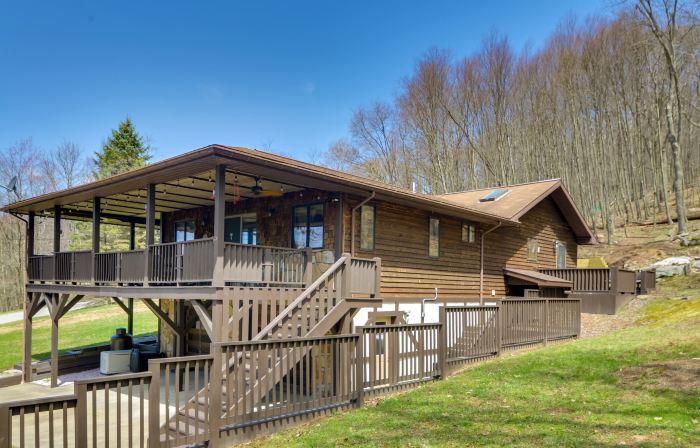 Lovely Terra Alta Cabin < 1 Mi to Alpine Lake