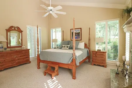 Lakefront Private Beach Luxury Home on Cedar Creek Lake