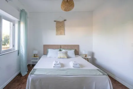 Double Room with Private Bathroom - Lima4 Отели в г. Пера