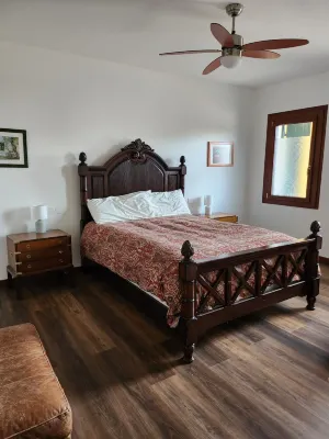 Newly renovated 2-bedroom, 2-bathroom apartment. Close to Jesolo and Venice. Các khách sạn ở San Donà di Piave